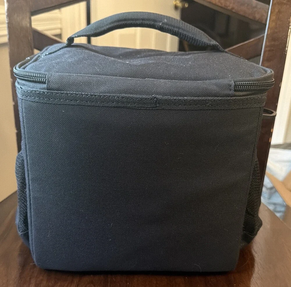 Buc-ee’s Lunchbox/Cooler W/Top Handle, 8 Can Capacity NO STRAP